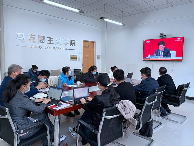 beat365正版唯一官网观看十九届六中全会新闻发布会-中关村教工会场1_副本.jpg