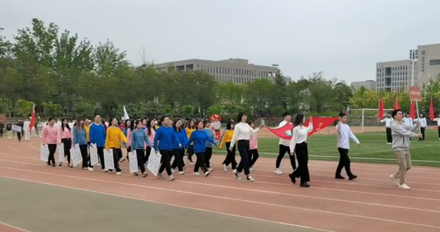 beat365正版唯一官网在第60届校运会拼搏奋进.jpg